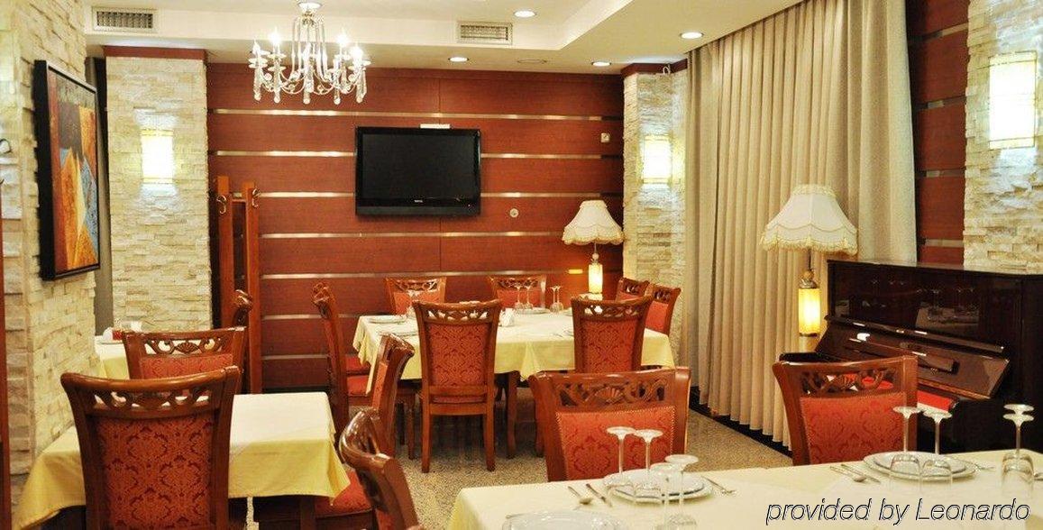 Hotel Royal Prishtine Restoran foto